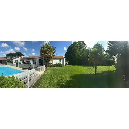 Villa In Brives-Sur-Charente With Pool & River, Cleaning Included Villa Brives-sur-Charente