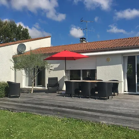 In With Pool & River, Cleaning Included Brives-sur-Charente