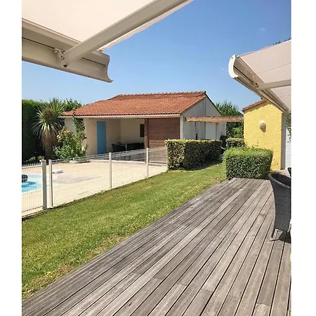 Villa In Brives-Sur-Charente With Pool & River, Cleaning Included
